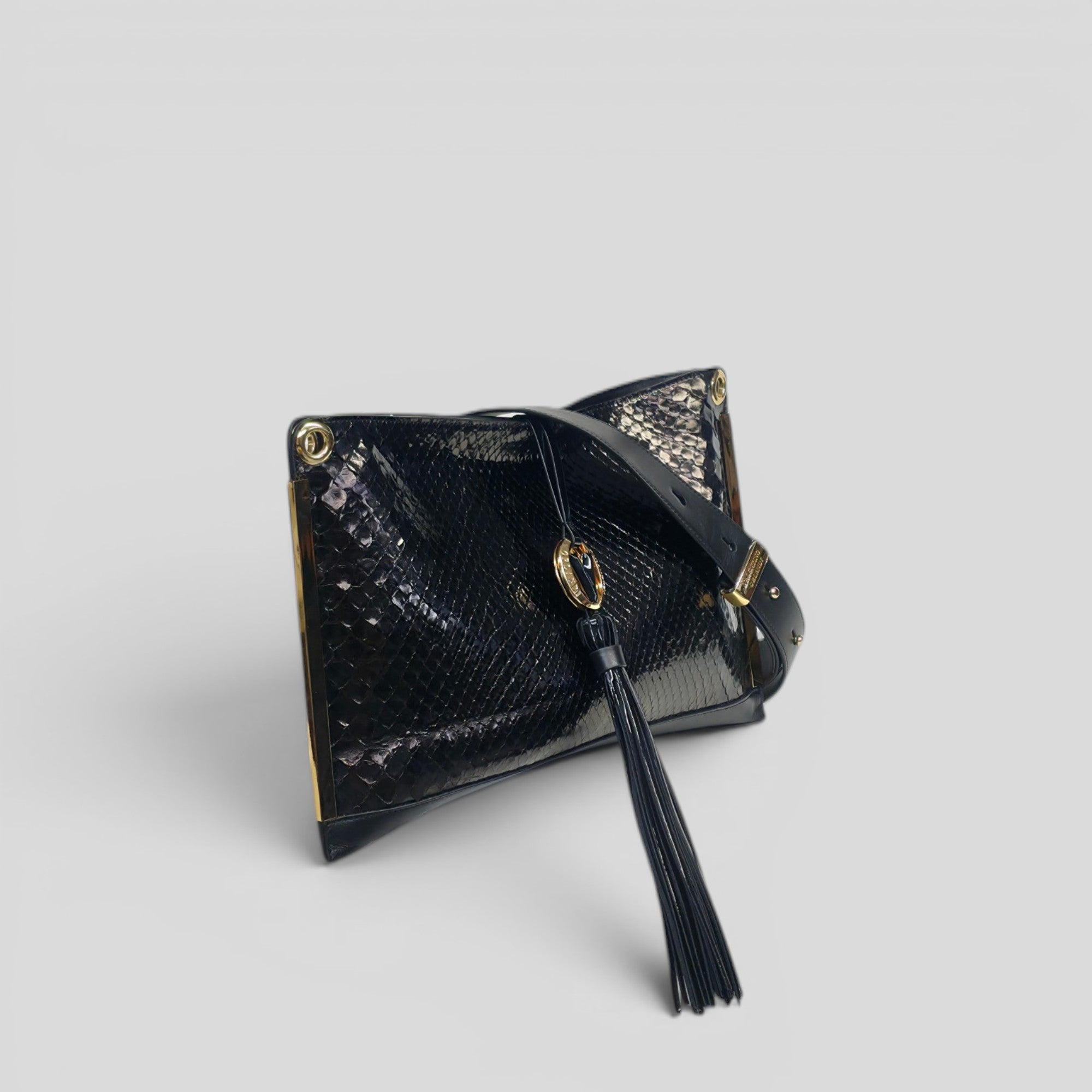 Borsa a mano ESSENZA in pitone nero
