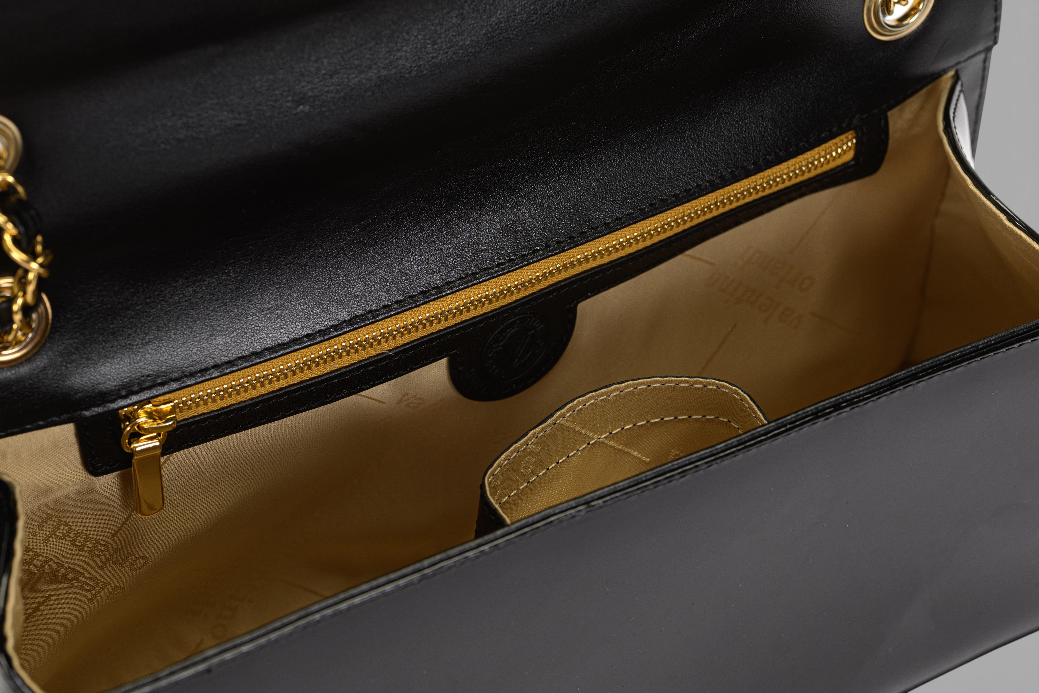 Borsa a spalla LEA 7270 in vernice nero
